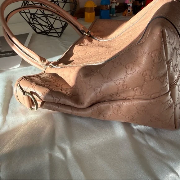 Gucci Pink Embossed GG Leather Tote - Picture 7 of 14